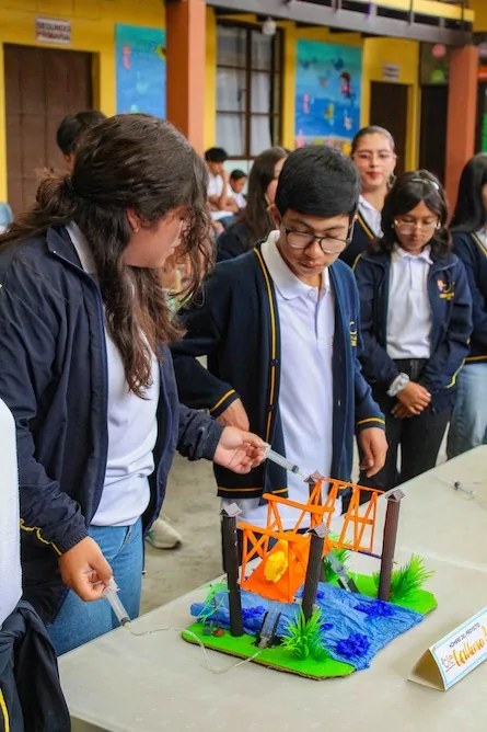Estudiantes del CIE en clase